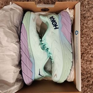 Hoka W Arahi 6 size 9B